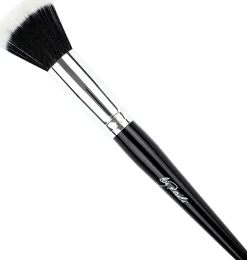 by Raili Meikkisiveltimet Ja -Välineet<Pro Glow Face Brush meikkisivellin