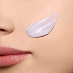 Clarins Kasvojenhoito<Nutri-Lumière Revive hoitovoide 50 ml