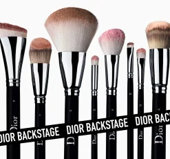 DIOR Meikkisiveltimet Ja -Välineet<BACKSTAGE Light Coverage Fluid Foundation Brush N11 meikkisivellin