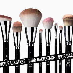 DIOR Meikkisiveltimet Ja -Välineet<BACKSTAGE Small Eyeshadow Blending Brush N22 luomivärisivellin