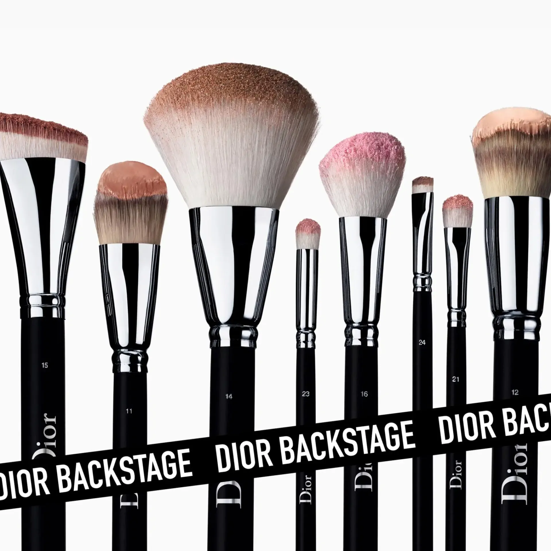 DIOR Meikkisiveltimet Ja -Välineet<BACKSTAGE Small Eyeshadow Blending Brush N22 luomivärisivellin