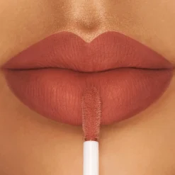 Dolce u0026 Gabbana Huulimeikit<Dolce & Gabbana Everkiss Soft Matte Liquid Lipstick huulipuna 5 ml