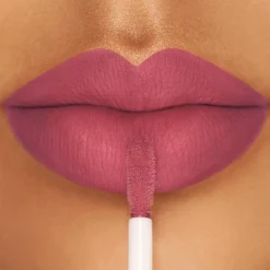 Dolce u0026 Gabbana Huulimeikit<Dolce & Gabbana Everkiss Soft Matte Liquid Lipstick huulipuna 5 ml