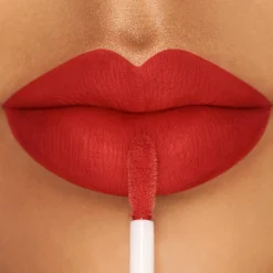 Dolce u0026 Gabbana Huulimeikit<Dolce & Gabbana Everkiss Soft Matte Liquid Lipstick huulipuna 5 ml
