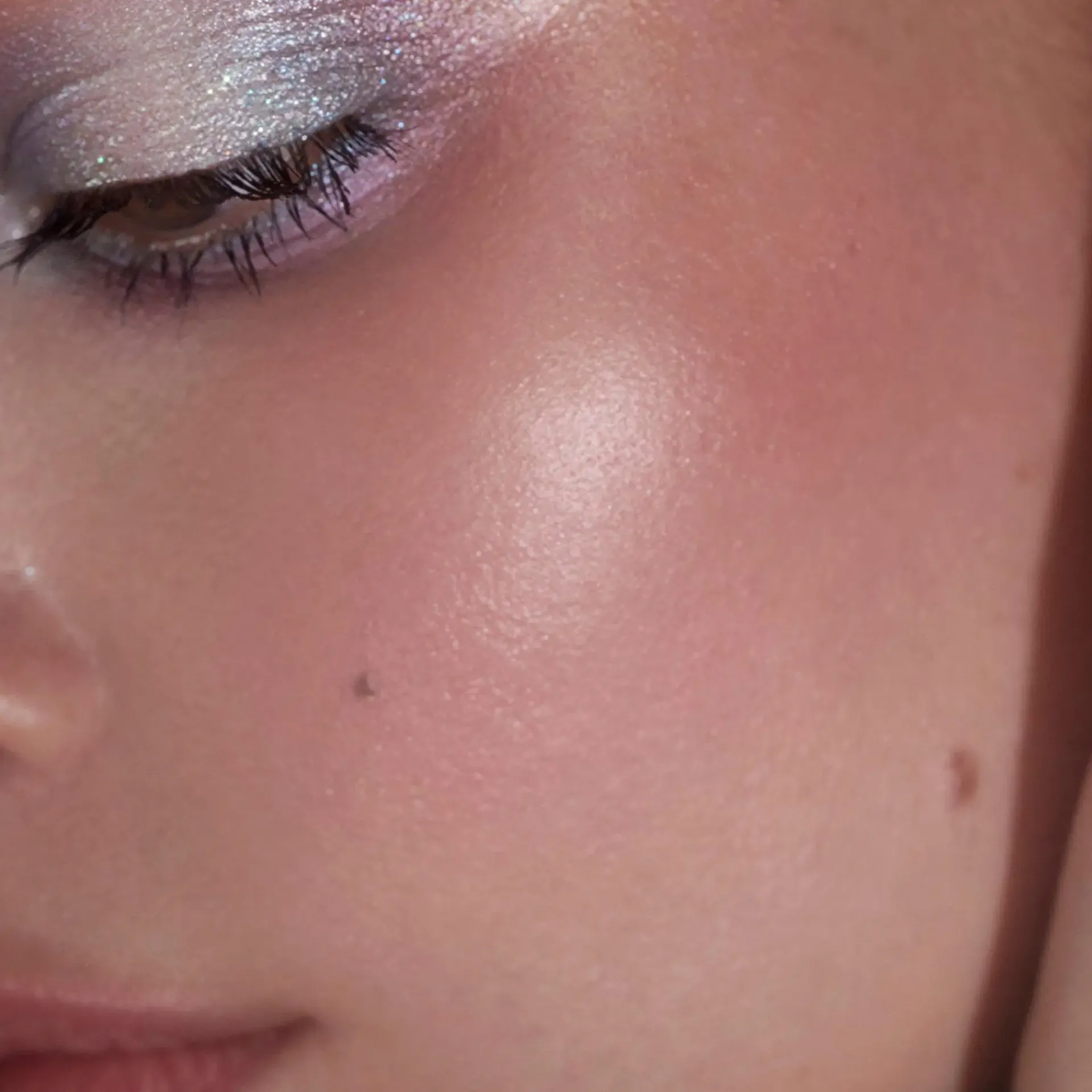 e.l.f. Kasvomeikit<Halo Glow Highlight Beauty Wand korostusväri 10 ml