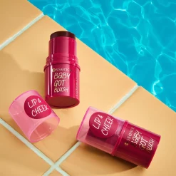 Essence Kasvomeikit<baby got blush 50 cherry cherry baby 5.5 g