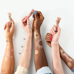 Essence Kasvomeikit<BABY GOT GLOW nestemäinen korostusväri 10 ml