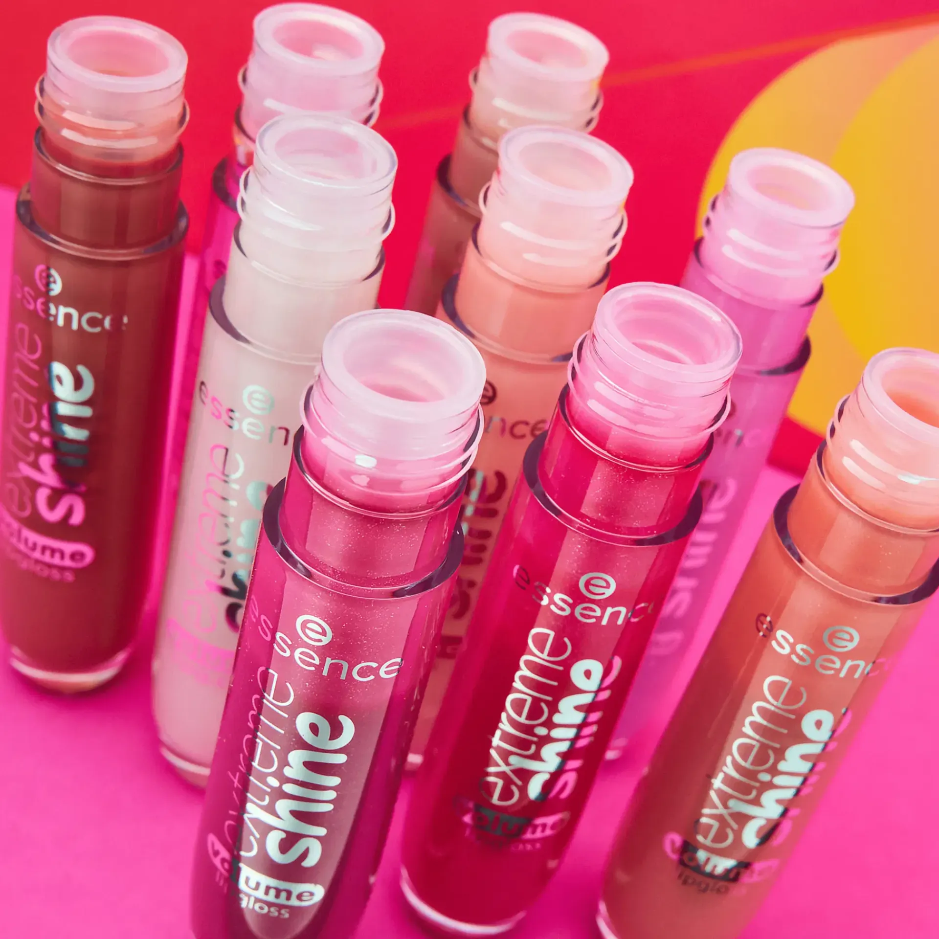 Essence Huulimeikit<extreme shine volume lipgloss 12 Dazzling Apricot 5 ml