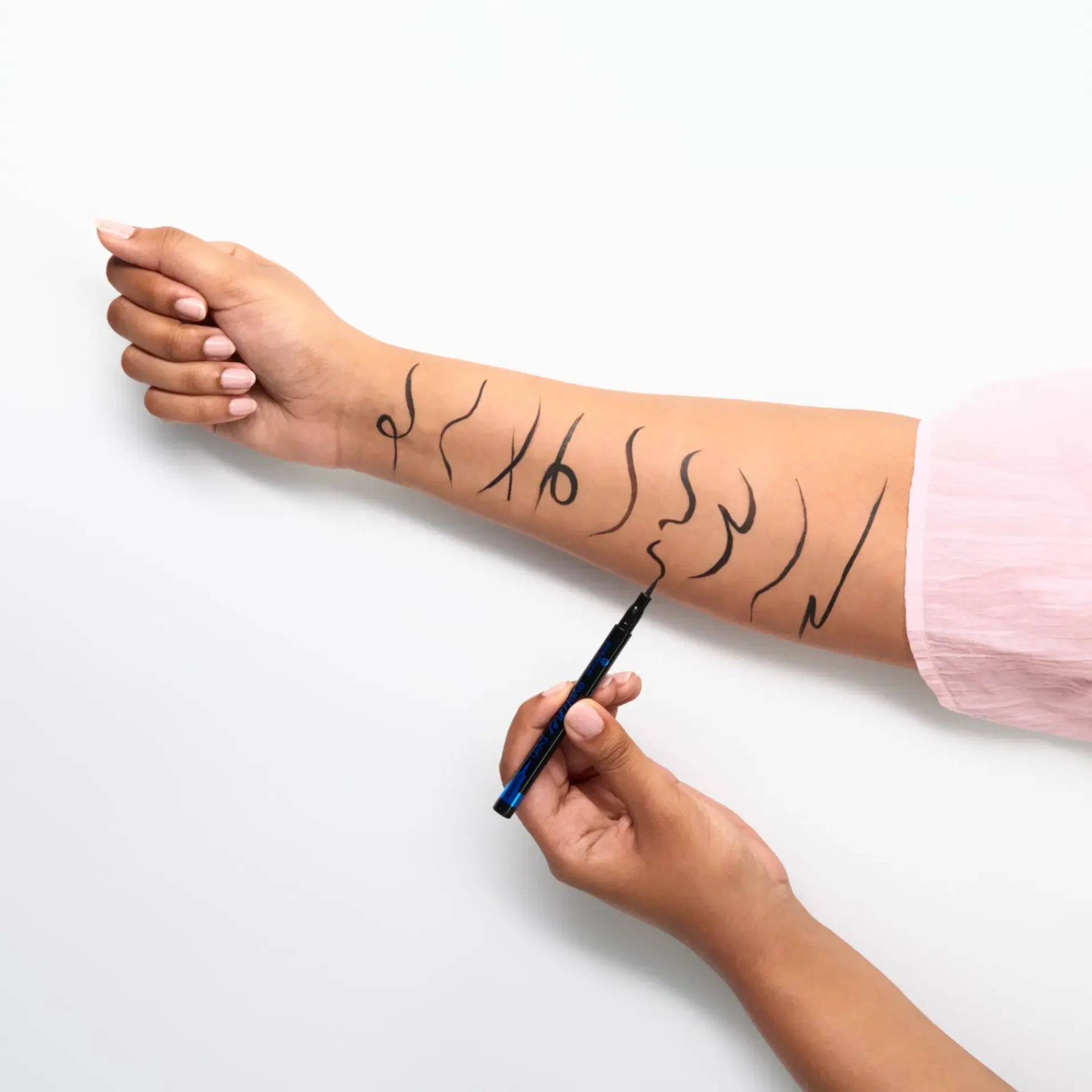 Essence Silmämeikit<eyeliner pen waterproof 01 waterproof 1 ml