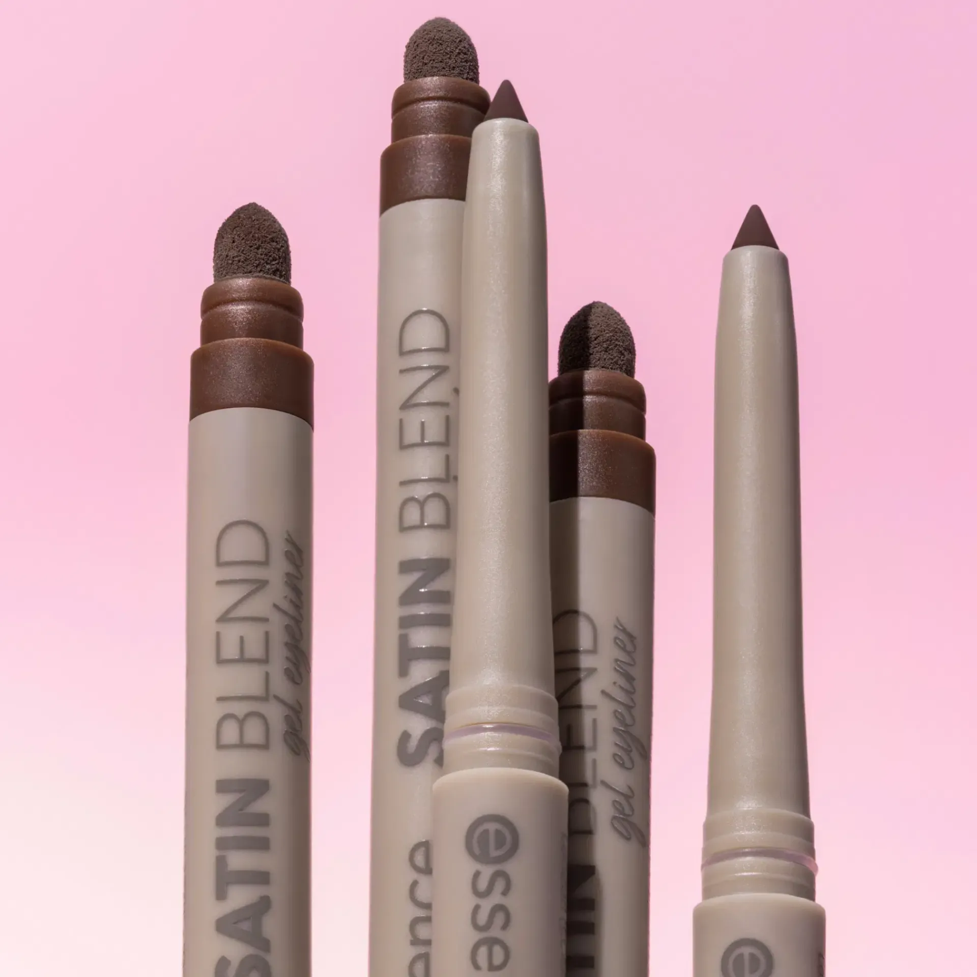 Essence Silmämeikit<SATIN BLEND geelimäinen silmänrajaukynä 03