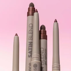 Essence Silmämeikit<SATIN BLEND geelimäinen silmänrajaukynä 03