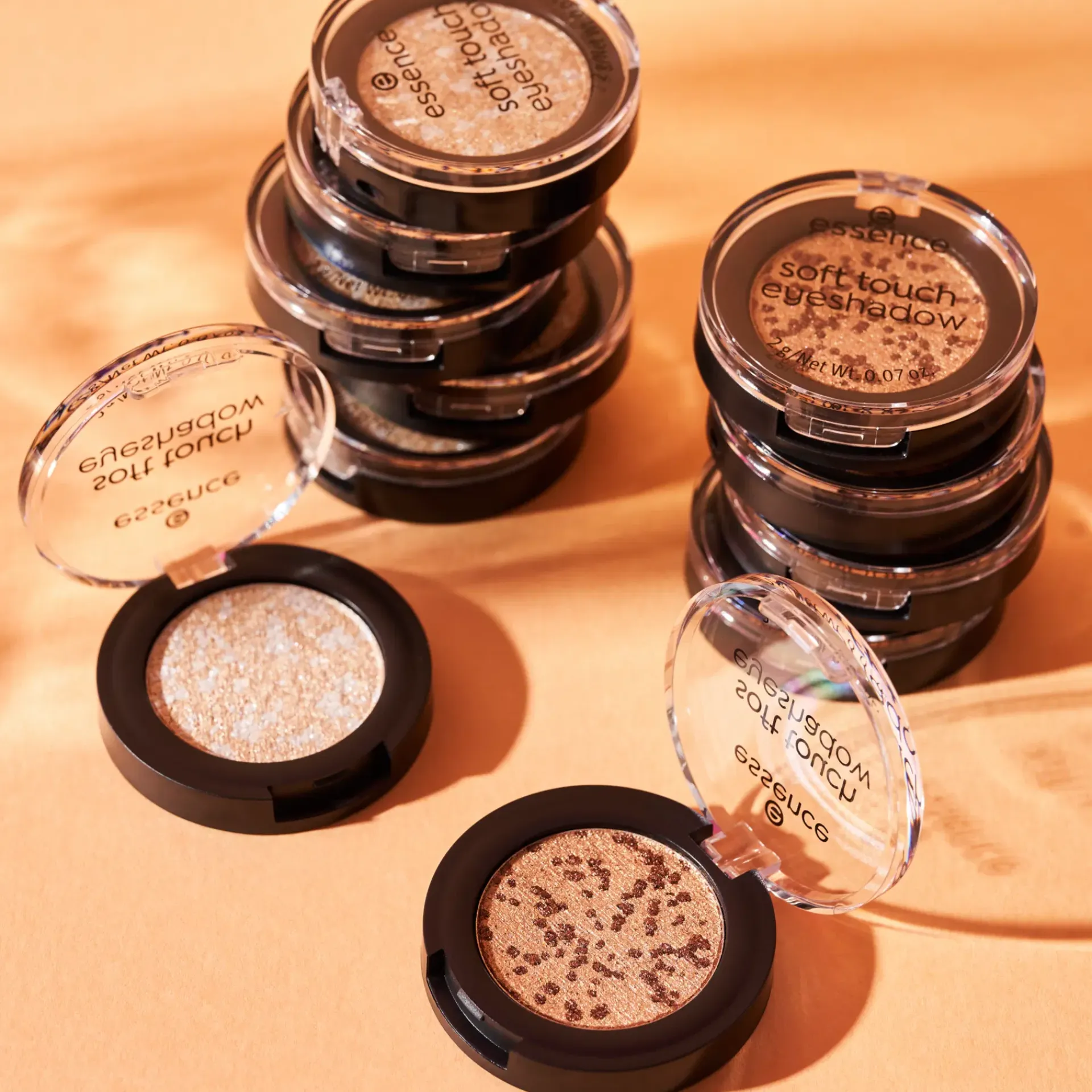 Essence Silmämeikit<soft touch eyeshadow luomiväri 2 g