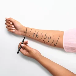 Essence Silmämeikit<tiny tip liner WATERPROOF 01 Deep Black 1.1 ml