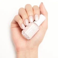 essie Kynsimeikit Ja Kynsienhoito<819 boatloads of love kynsilakka 13,5 ml