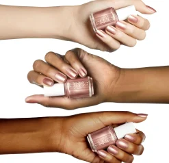 essie Kynsimeikit Ja Kynsienhoito<82 Buy Me a Cameo -kynsilakka 13,5ml