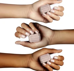 essie Kynsimeikit Ja Kynsienhoito<121 Topless & Barefoot -kynsilakka 13,5ml
