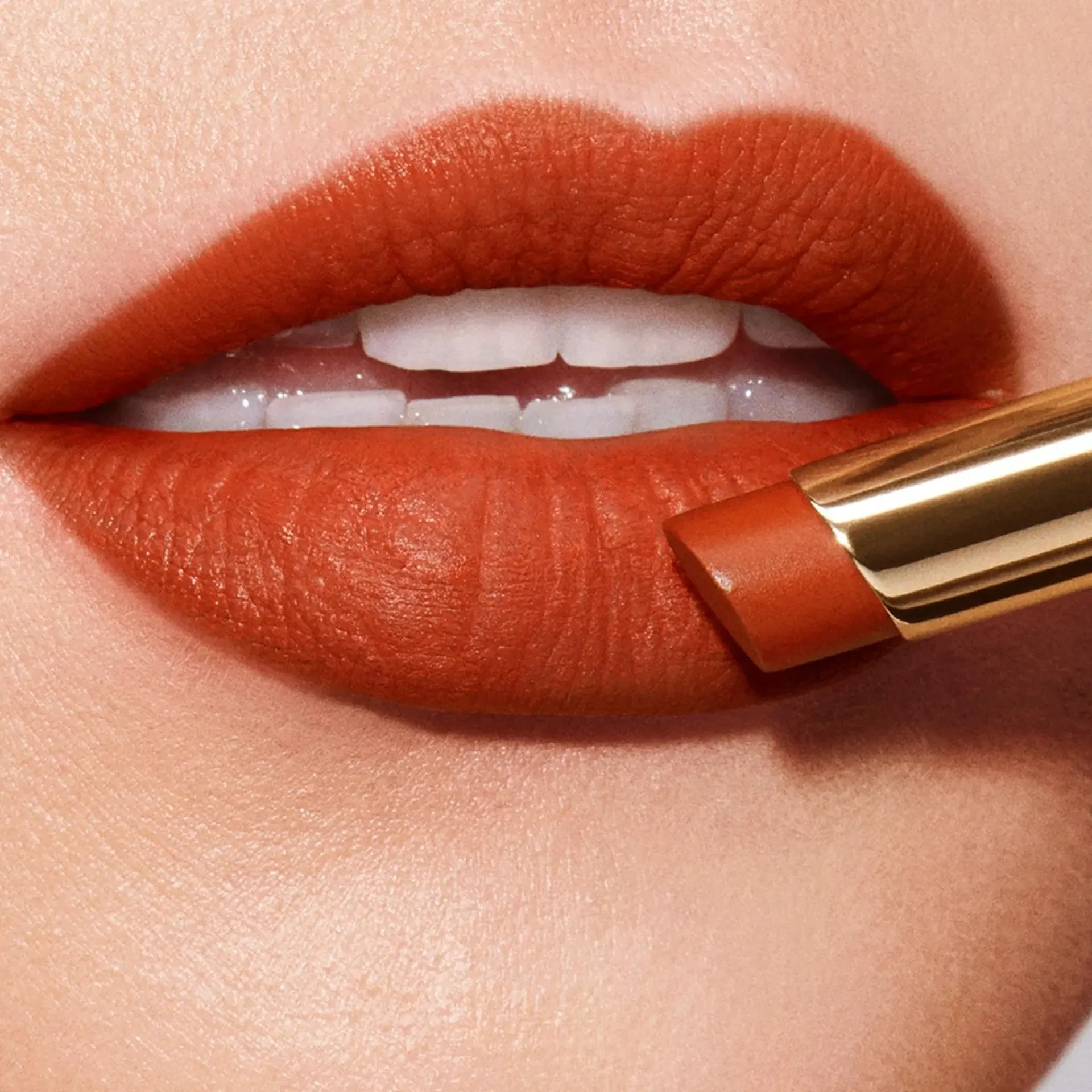 Estée Lauder Huulimeikit<Pure Color Explicit Vellum Matte Lipstick huulipuna 0,7 g