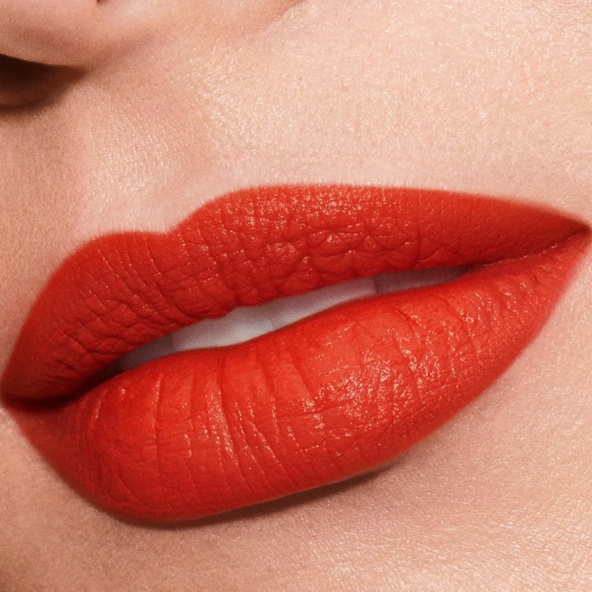 Estée Lauder Huulimeikit<Pure Color Explicit Vellum Matte Lipstick huulipuna 0,7 g