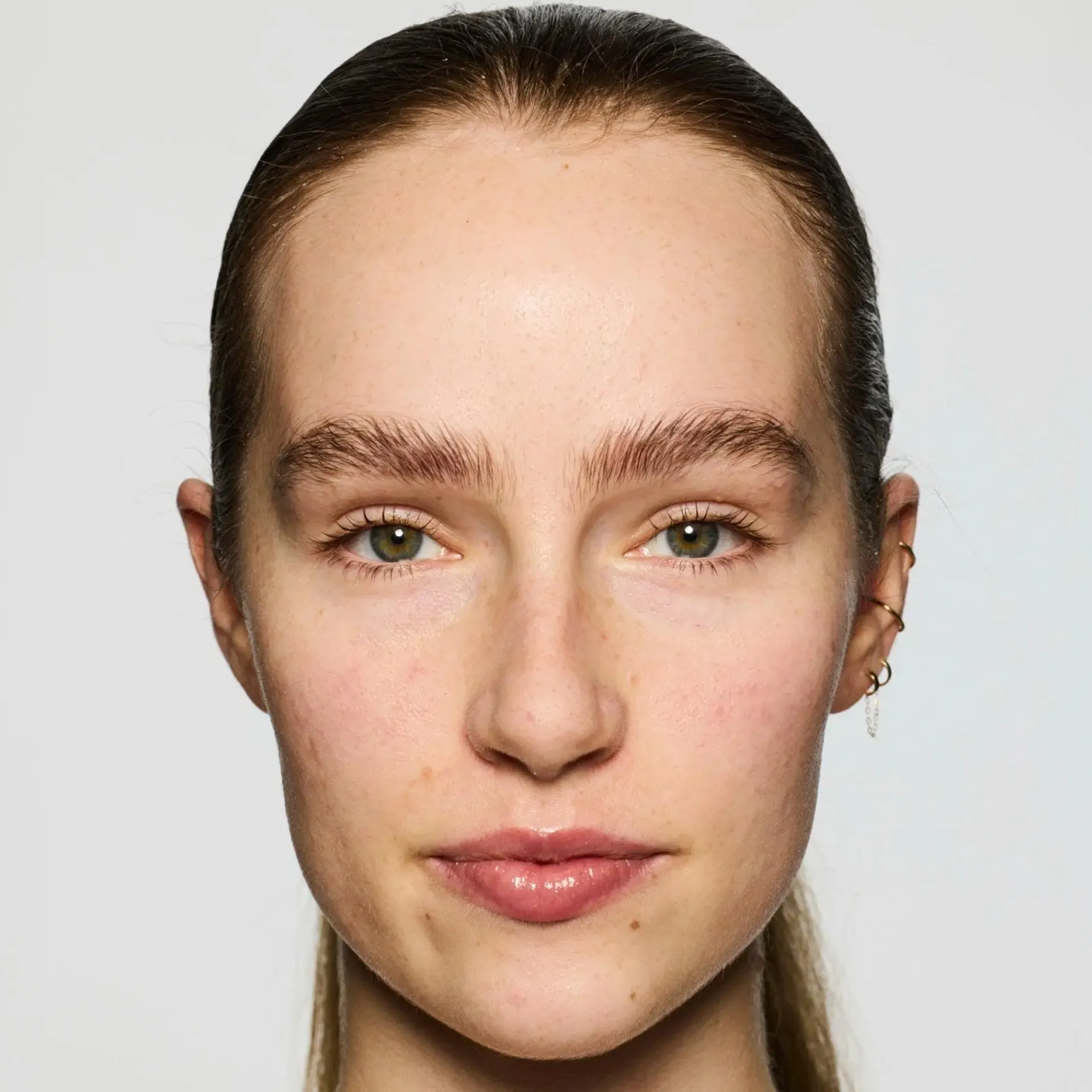 Fenty Beauty Kasvomeikit<Bright Fix Instant Brightening + Blurring Powder puuteri 8.50g