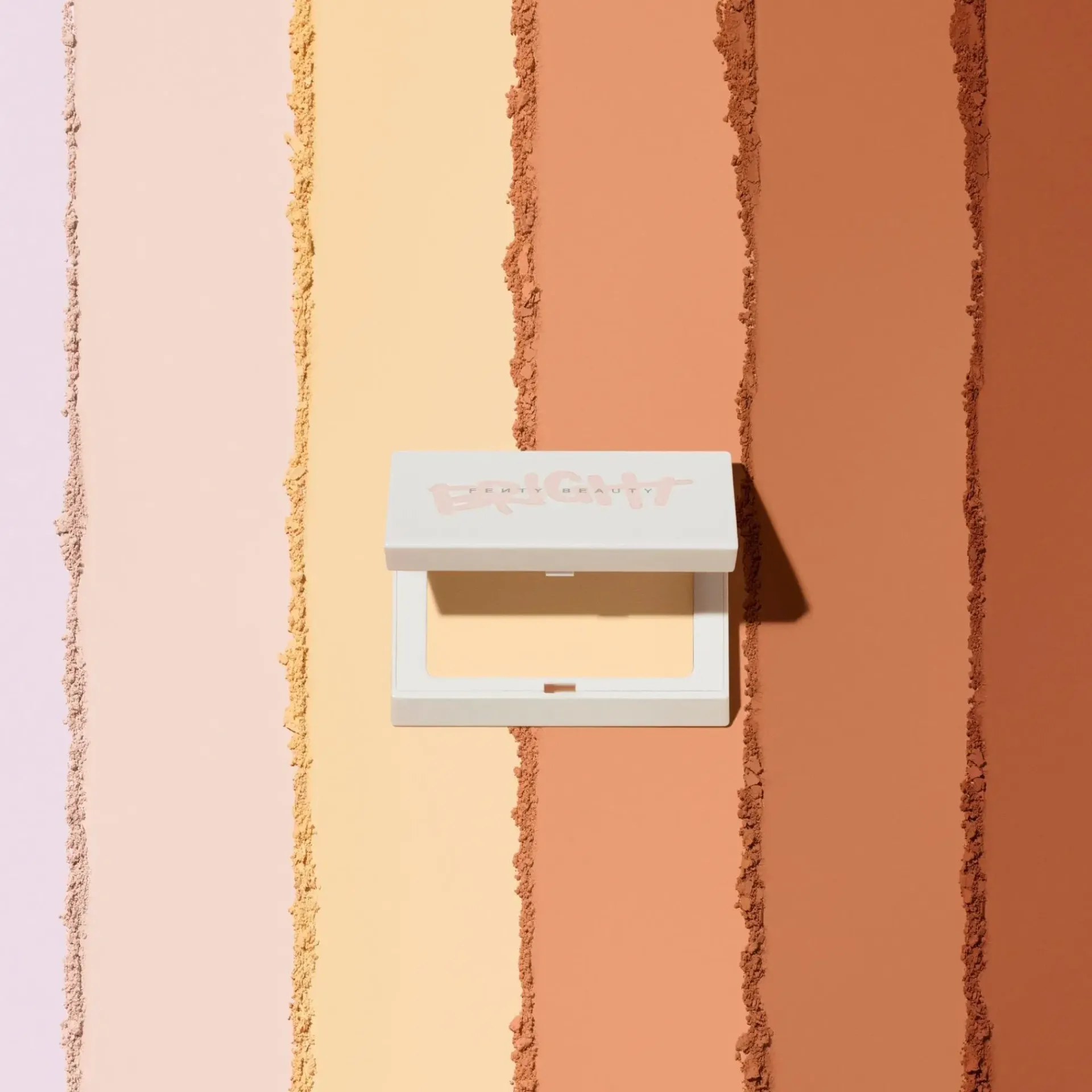 Fenty Beauty Kasvomeikit<Bright Fix Instant Brightening + Blurring Powder puuteri 8.50g