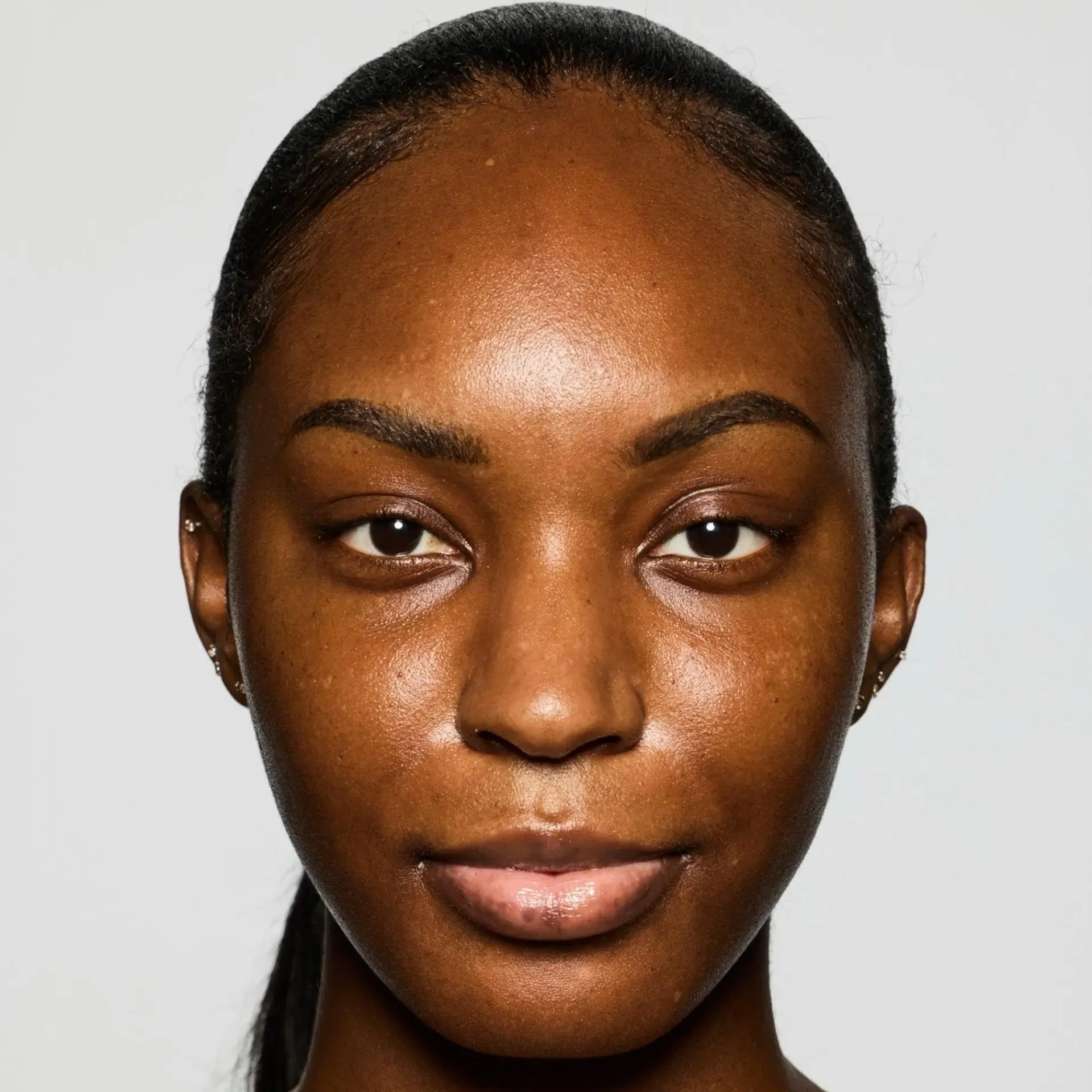Fenty Beauty Kasvomeikit<Bright Fix Instant Brightening + Blurring Powder puuteri 8.50g