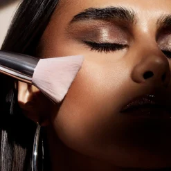 Fenty Beauty Meikkisiveltimet Ja -Välineet<Brush & Tools Cheek-hugging Bronzer Brush sivellin