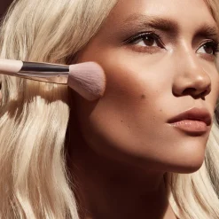 Fenty Beauty Meikkisiveltimet Ja -Välineet<Brush & Tools Sculpting Bronzer Brush sivellin