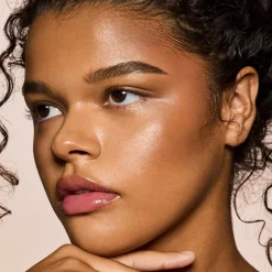 Fenty Beauty Kasvomeikit<Cheeks Out Freestyle Cream Bronzer voidemainen aurinkopuuteri 6,23 g