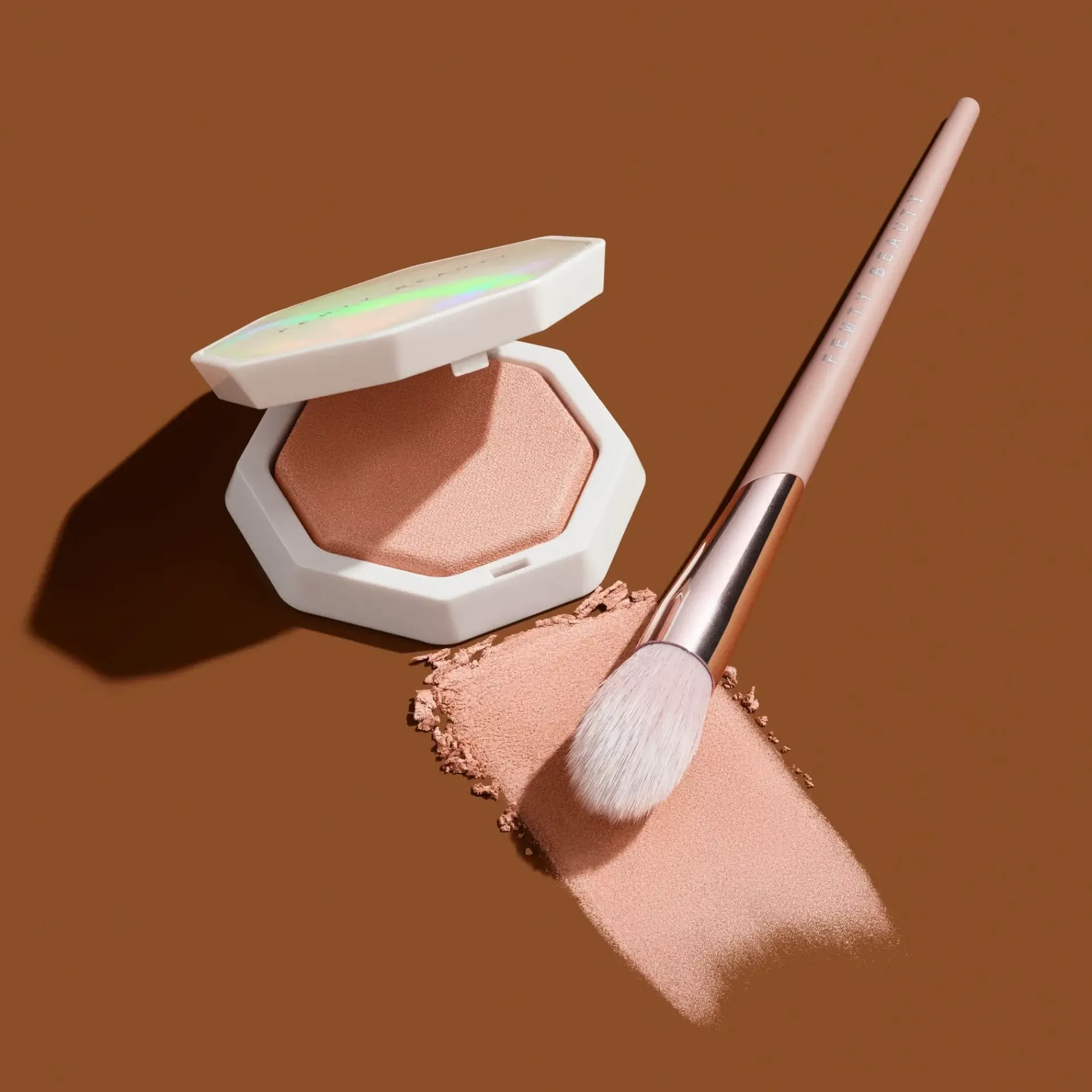 Fenty Beauty Meikkisiveltimet Ja -Välineet<Demi'Glow Highlighter sivellin