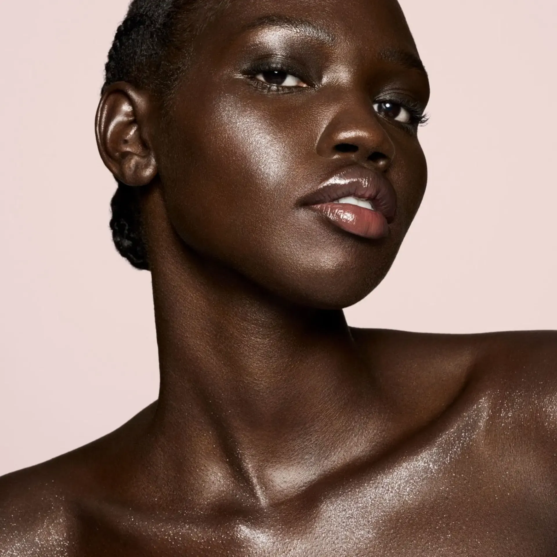 Fenty Beauty Kasvomeikit<Diamond Bomb All Over Diamond Veil hohdepuuteri 8 g