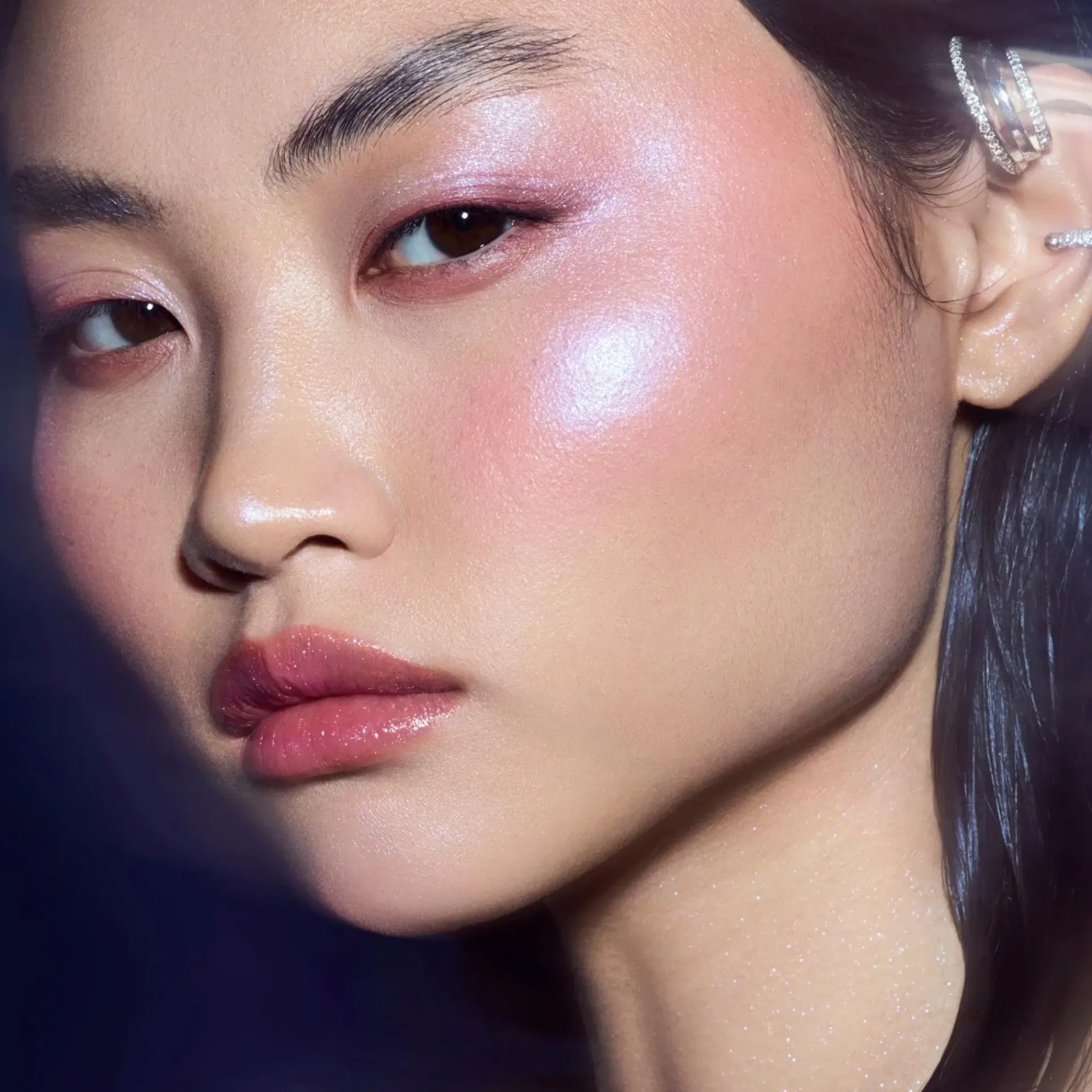 Fenty Beauty Kasvomeikit<Diamond Bomb All Over Diamond Veil hohdepuuteri 8 g