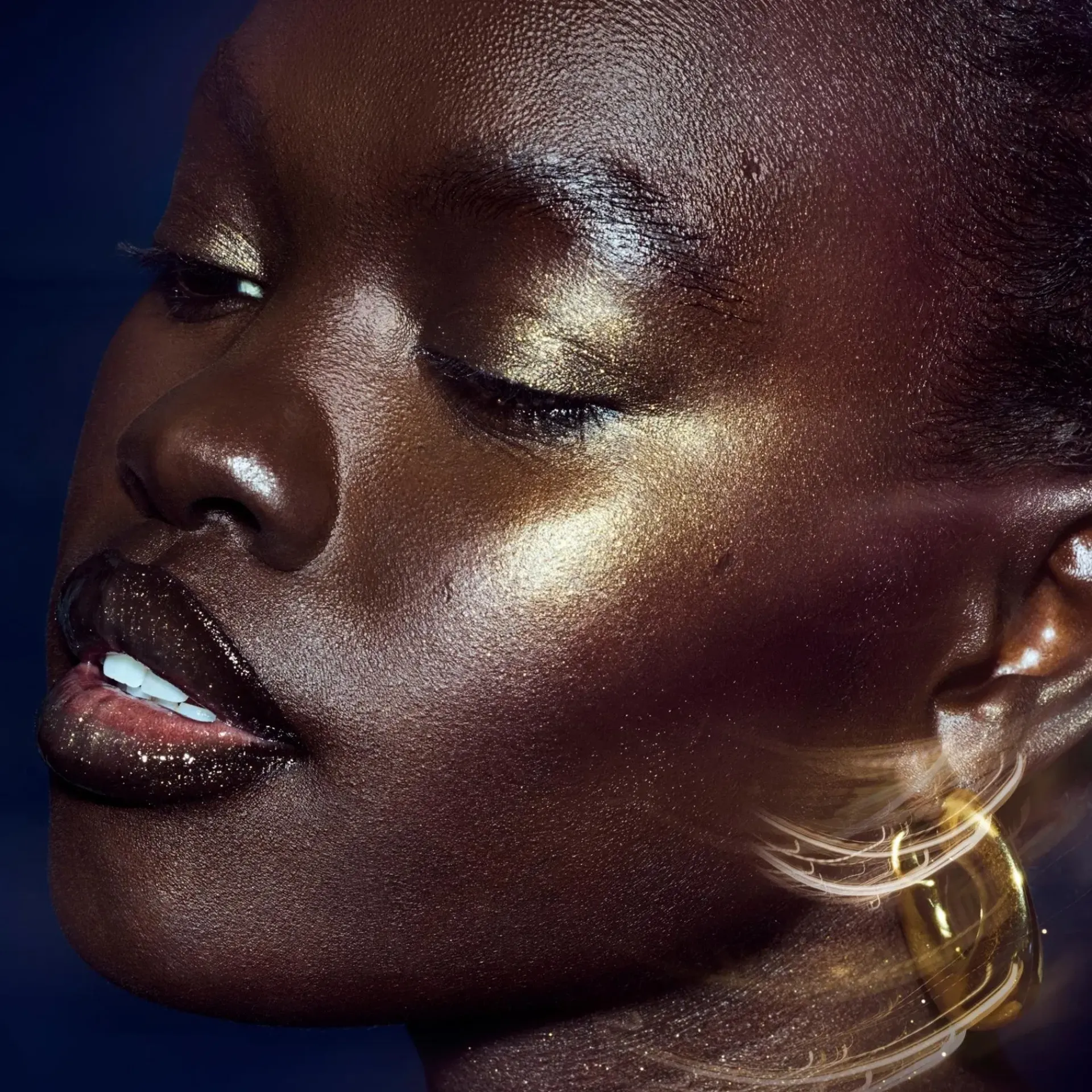 Fenty Beauty Kasvomeikit<Diamond Bomb All Over Diamond Veil hohdepuuteri 8 g