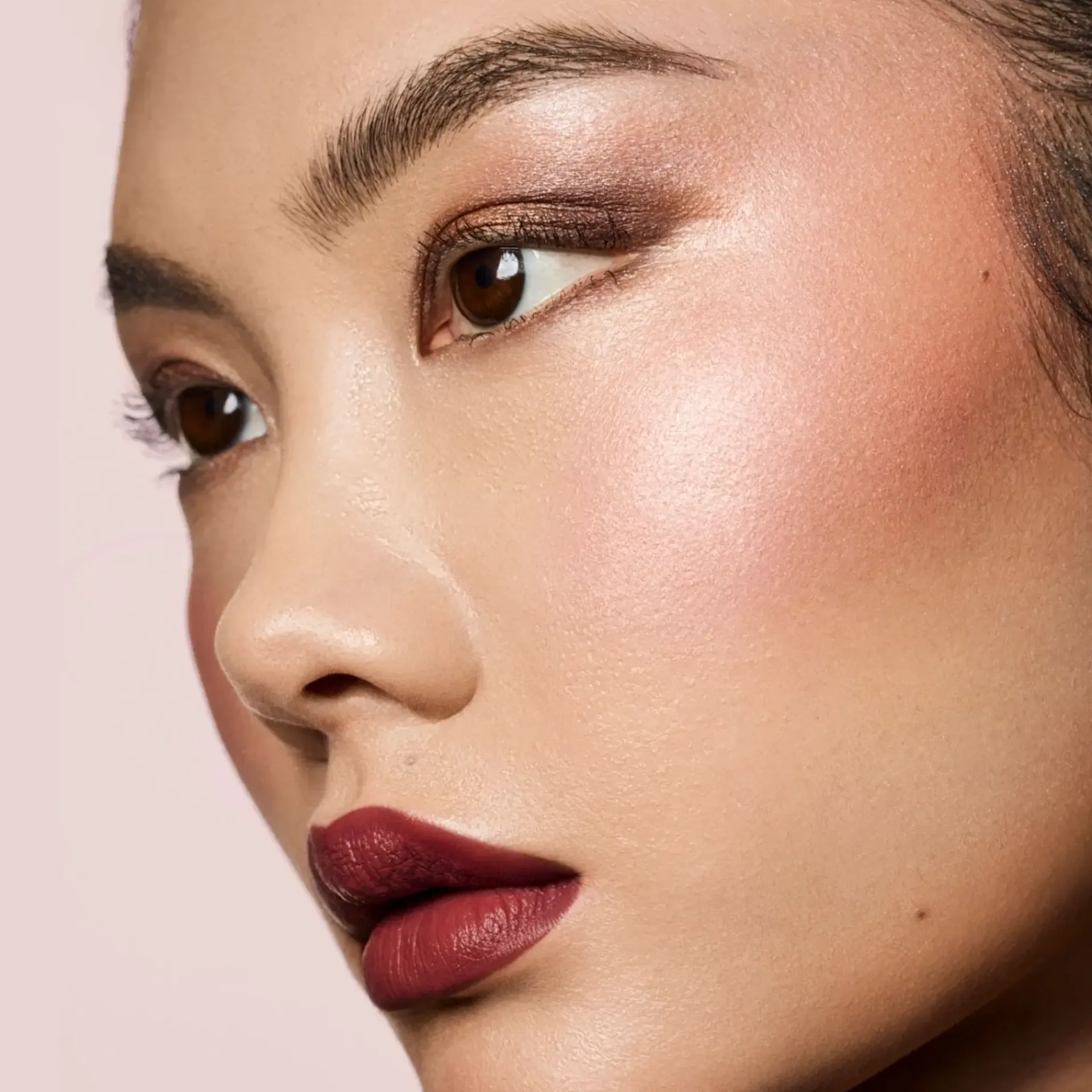 Fenty Beauty Kasvomeikit<Diamond Bomb All Over Diamond Veil hohdepuuteri 8 g