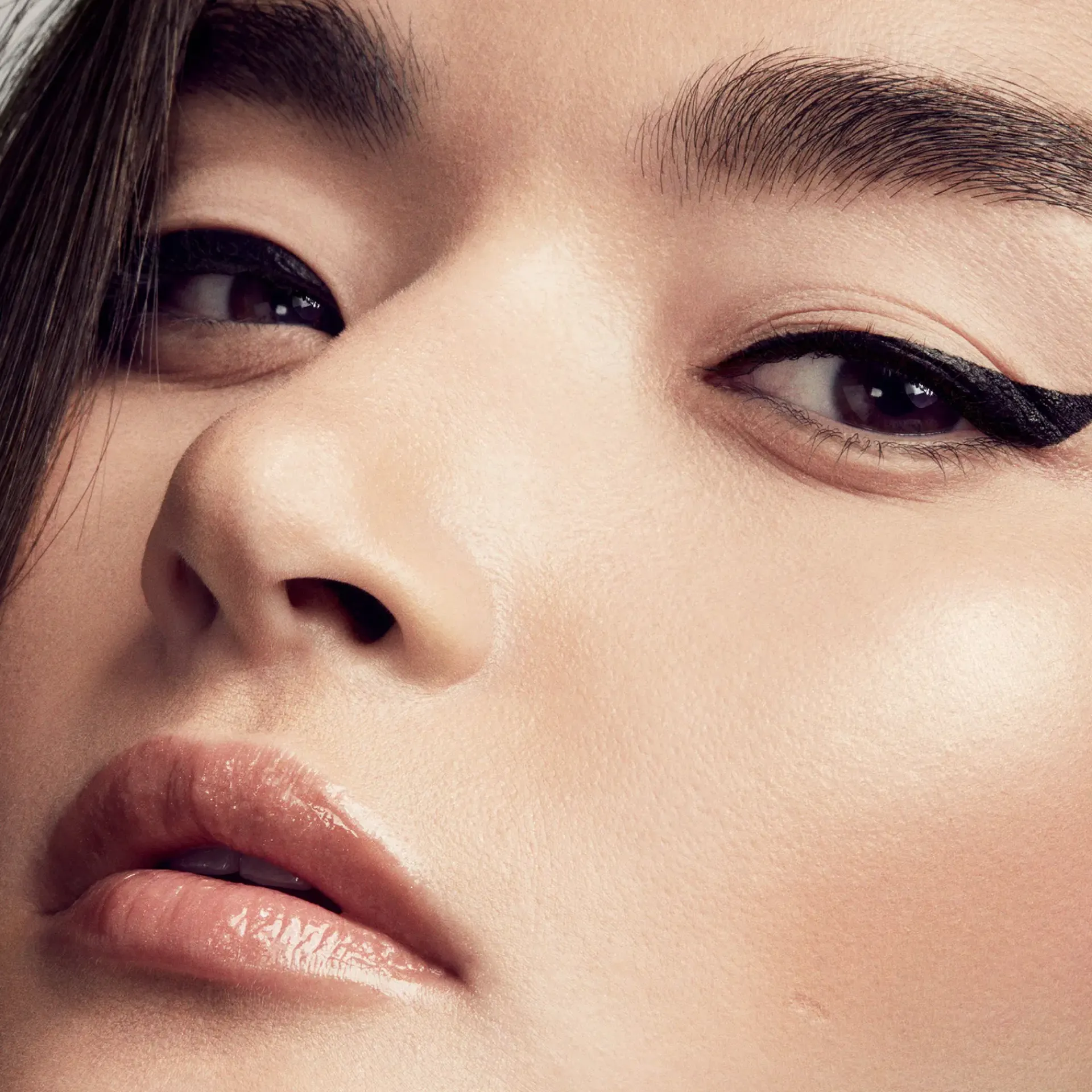 Fenty Beauty Silmämeikit<Flyliner Longwear Liquid Eyeliner nestemäinen silmänrajausväri 0,55 ml