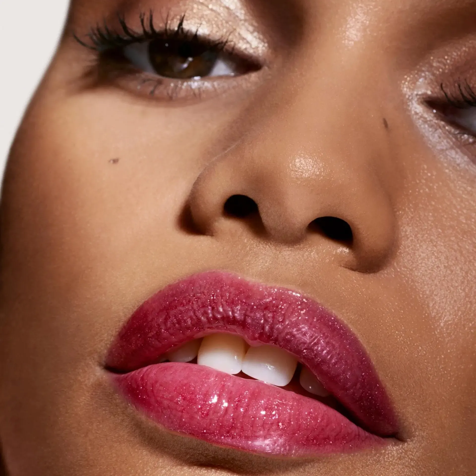 Fenty Beauty Huulimeikit<Gloss Bomb Universal Lip Luminizer huulikiilto 9 ml