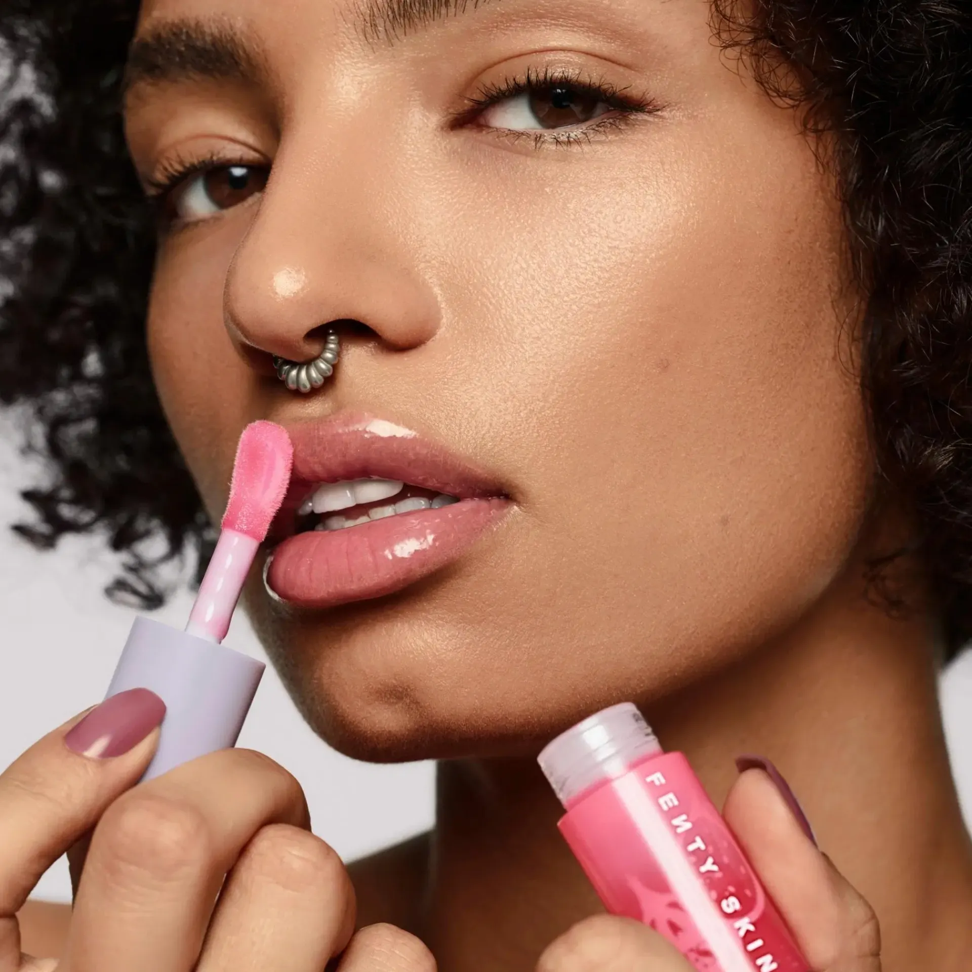 Fenty Skin Kasvojenhoito<Treatz Hydrating+Strengthening Lip Oil huuliöljy 5,6 ml