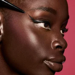Fenty Beauty Silmämeikit<Fine Linez Lash Line-Enhancing Eyeliner silmänrajauskynä 0.1 gr
