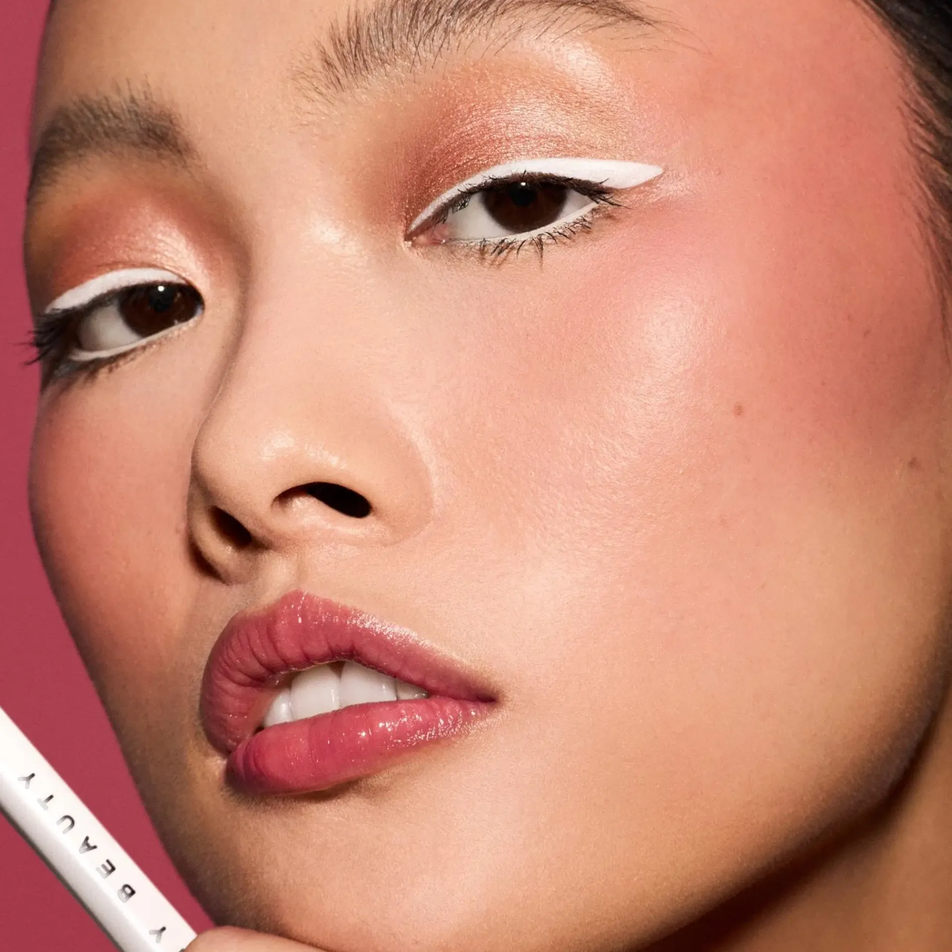 Fenty Beauty Silmämeikit<Fine Linez Lash Line-Enhancing Eyeliner silmänrajauskynä 0.1 gr