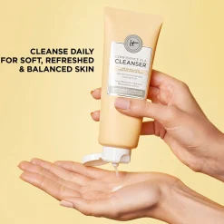 IT Cosmetics Kasvojenhoito<Confidence in a Cleanser puhdistusaine 148 ml