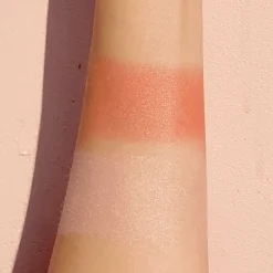KimChi Chic Beauty Kasvomeikit<Thailor Blush poskipuna 7 g
