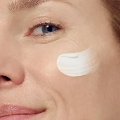L'Oréal Paris Kasvojenhoito<Revitalift ryppyjä silottava ja ihoa kiinteyttävä päivävoide 50ml