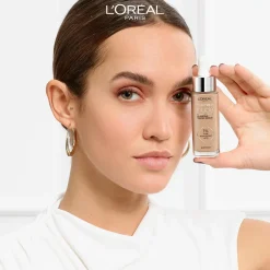 L'Oréal Paris Kasvomeikit<True Match Nude Plumping Tinted Serum meikkivoide 30 ml