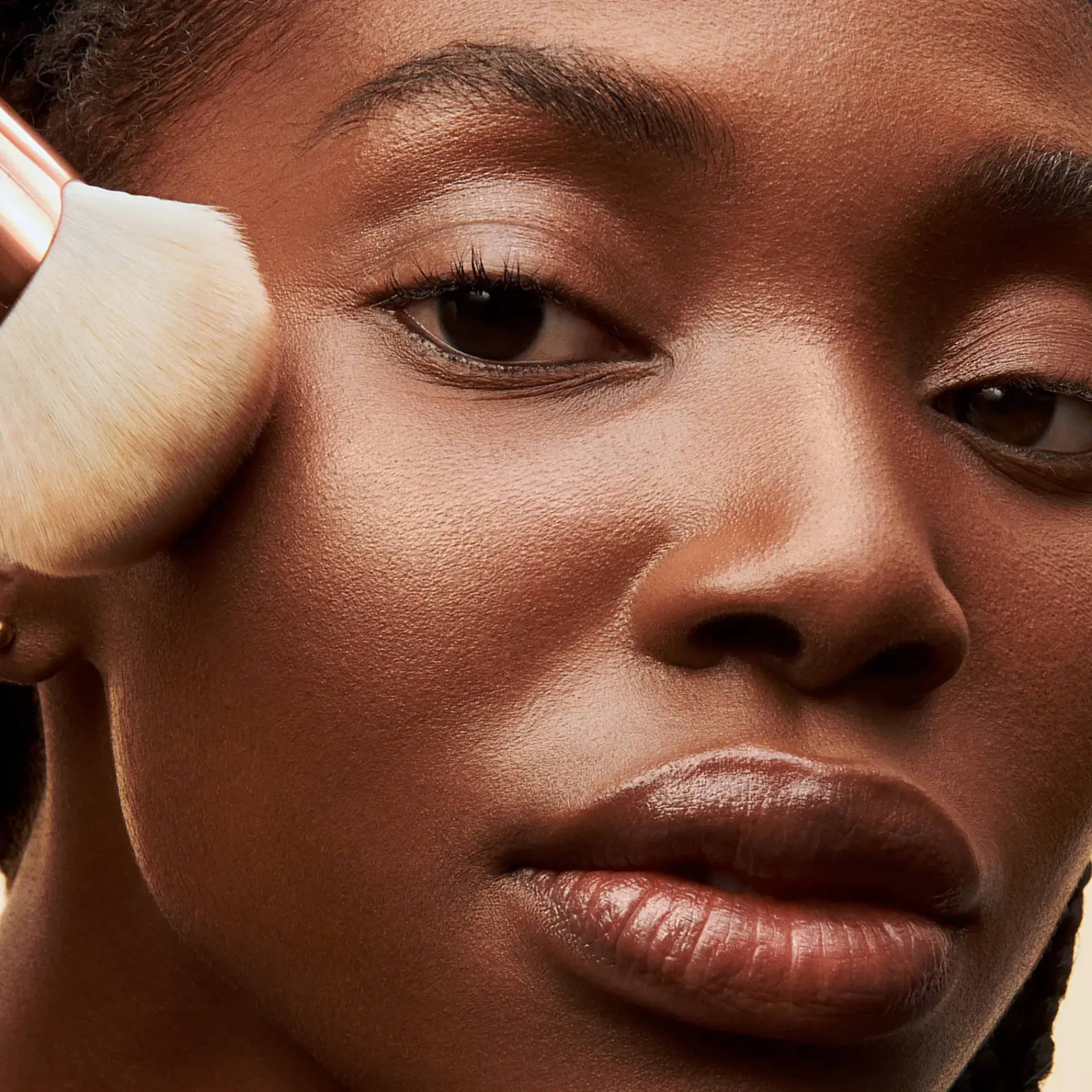 Mac Cosmetics Meikkisiveltimet Ja -Välineet<MAC Bronzer fan brush 143S sivellin