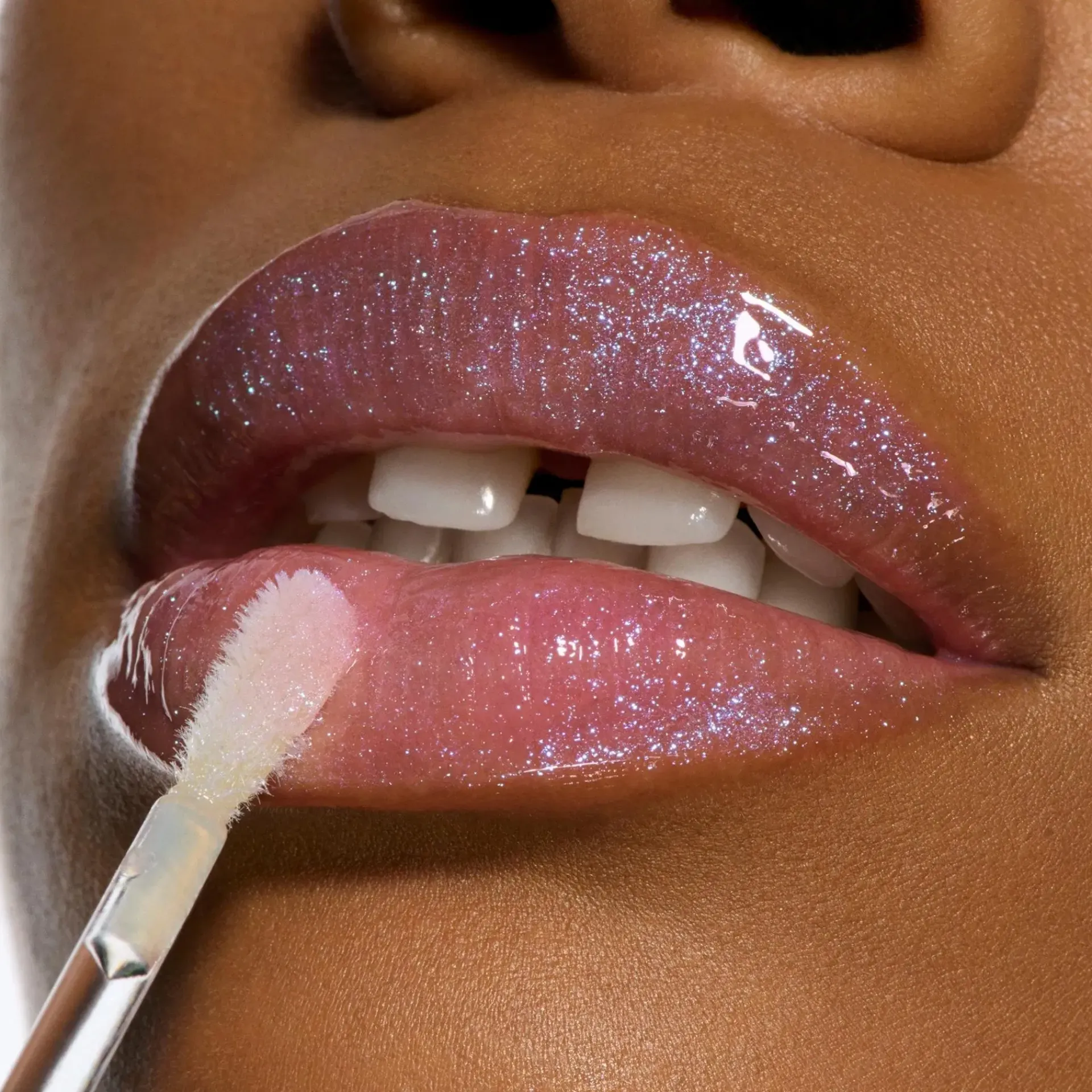 Mac Cosmetics Huulimeikit<Lipglass Air Non-Sticky Gloss -huulikiilto 5 ml