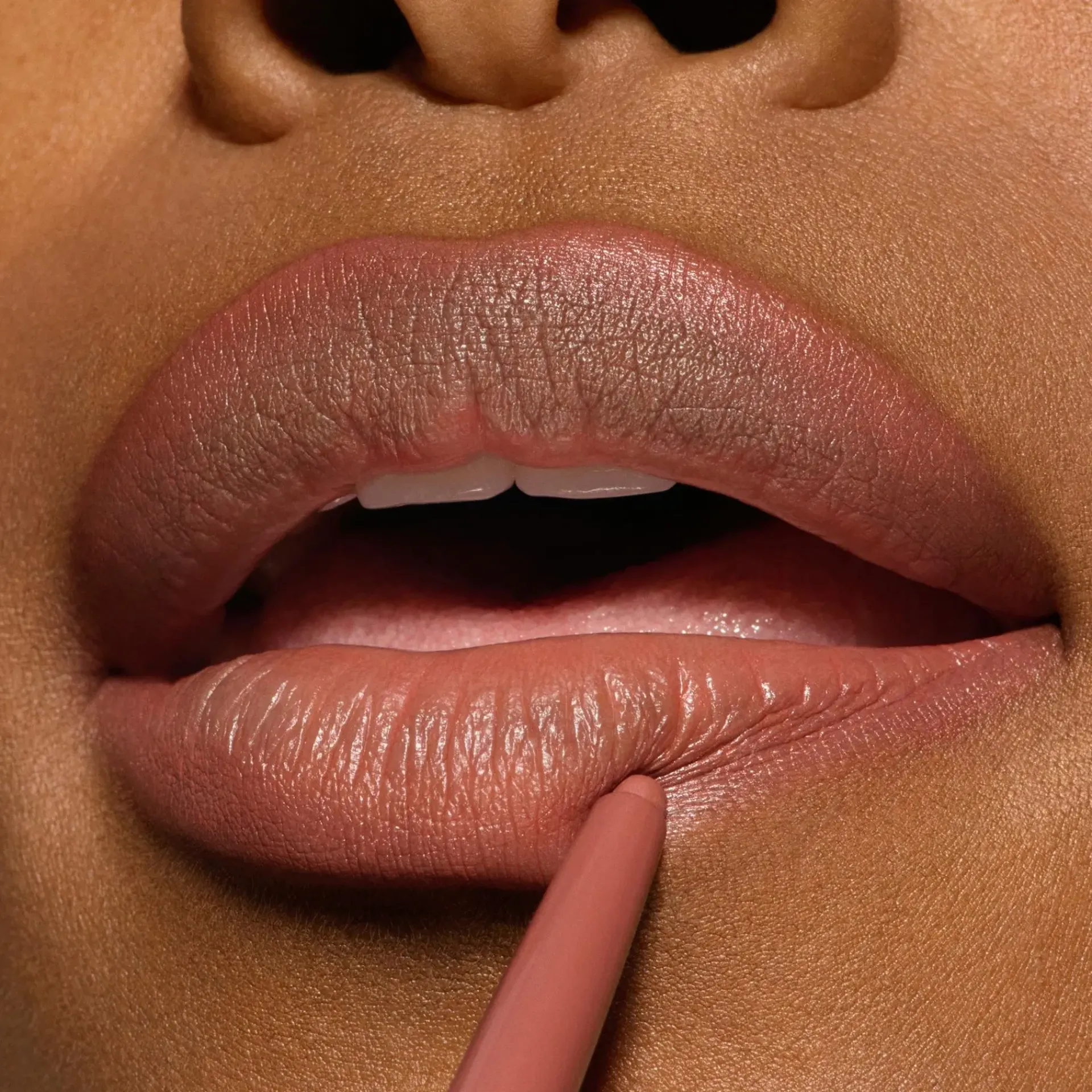 Mac Cosmetics Huulimeikit<Lipglazer Glossy Liner -huultenrajauskynä 0,25 g
