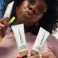 Mac Cosmetics Kasvomeikit<Strobe Dewy Skin Tint -sävyttävä kosteusvoide 30 ml