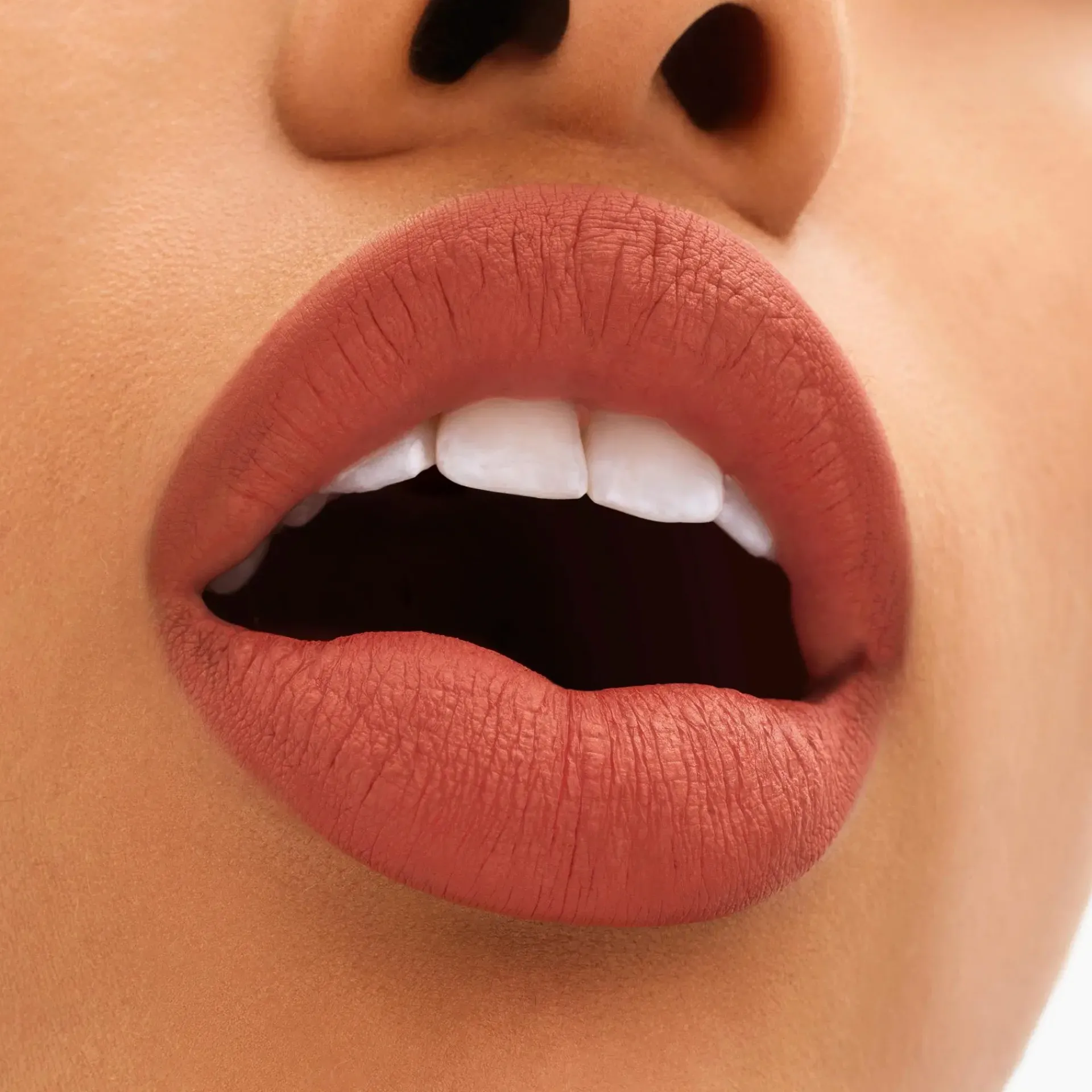 Mac Cosmetics Huulimeikit<MAC Locked Kiss 24Hr Lipstick huulipuna 1,8 g