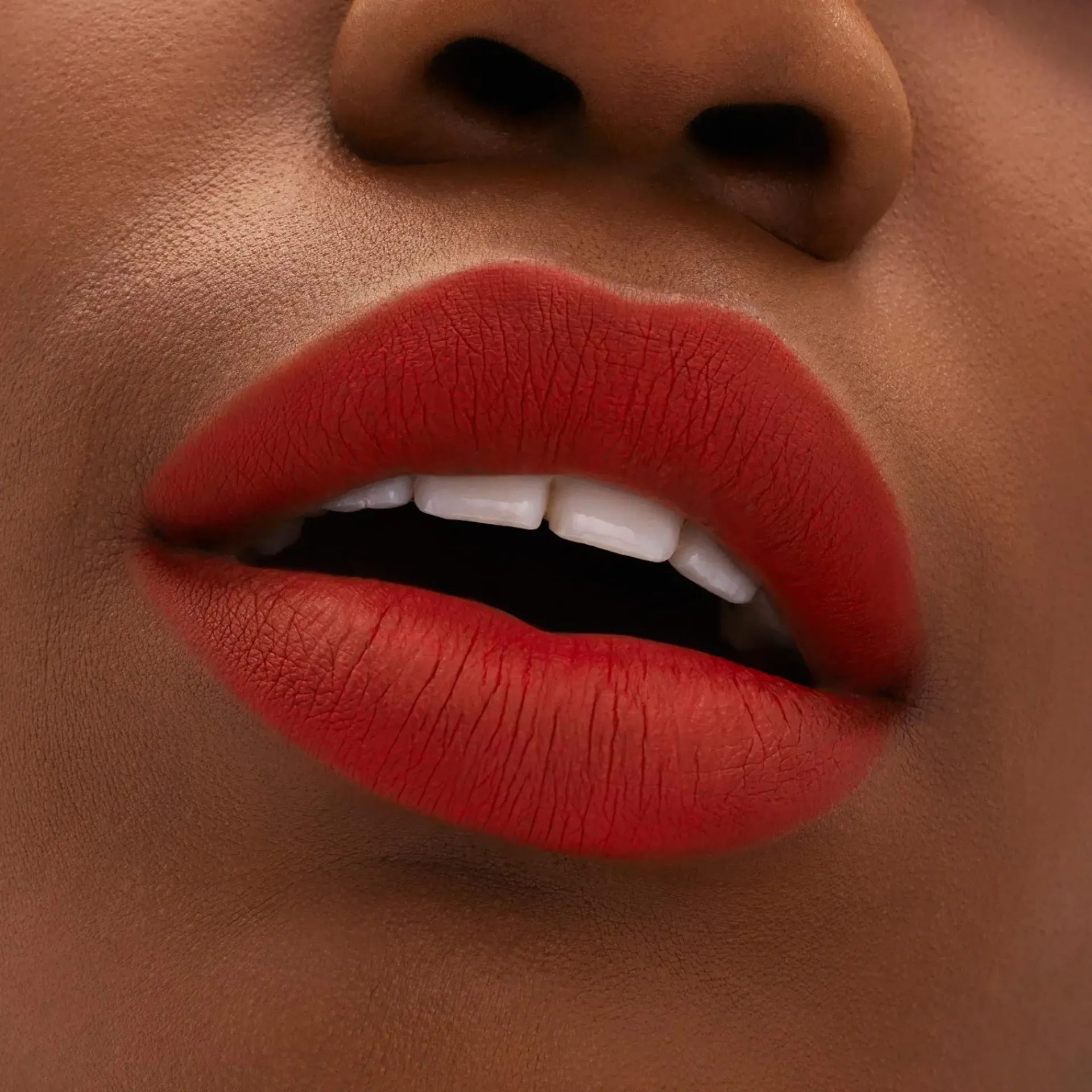 Mac Cosmetics Huulimeikit<MAC Locked Kiss 24Hr Lipstick huulipuna 1,8 g
