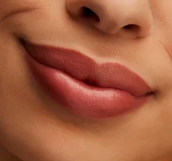 Mac Cosmetics Huulimeikit<MAC Lustreglass Lipstick huulipuna 3 g