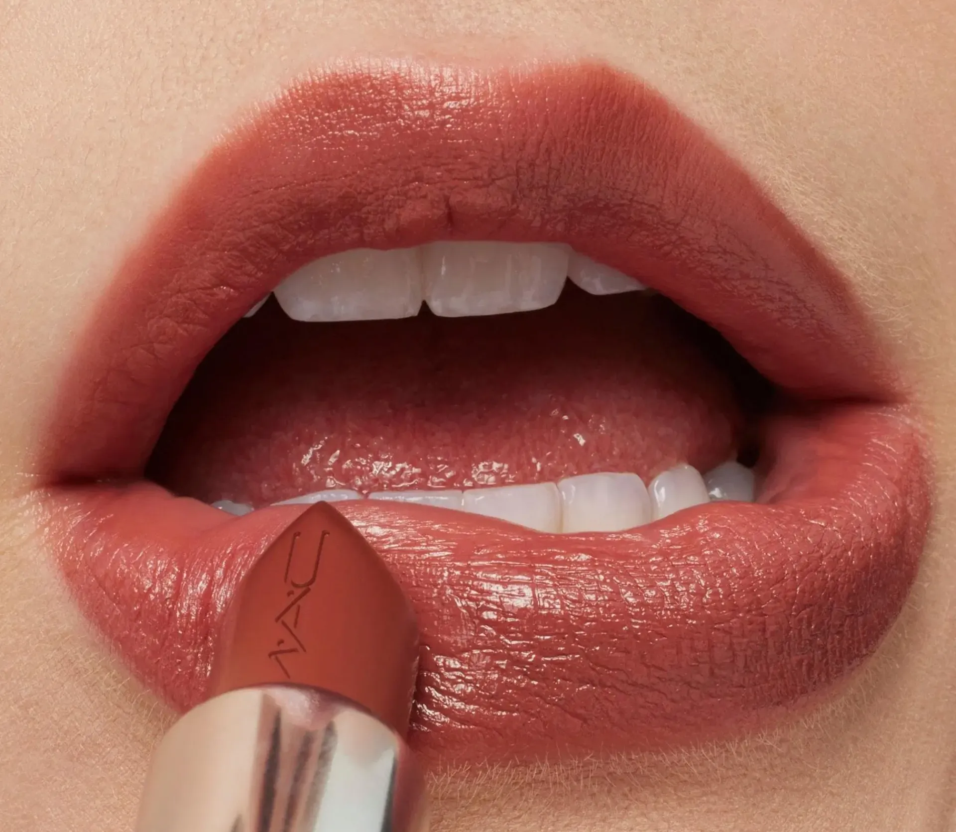 Mac Cosmetics Huulimeikit<MAC Mini Macximal Sleek Satin Lipstick huulipuna 1,5 g